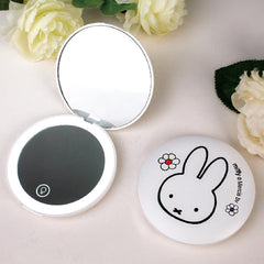 MIPOW Miffy LED ring light provides daylight-like illumination for makeup.