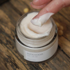 Mixsoon Bean Cream fermented ingredients label highlights nourishing actives for skin vitality.