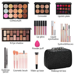 Moobirlet makeup kit sponge applicator demonstrates blendable base for smooth complexion.