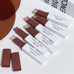 MooGlamor shimmery glitter texture close-up highlights smooth glide and long-lasting sparkle.
