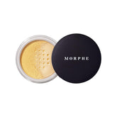 MORPHE Bake & Set powder texture close-up shows talc-free, lightweight finish smoothing pores.