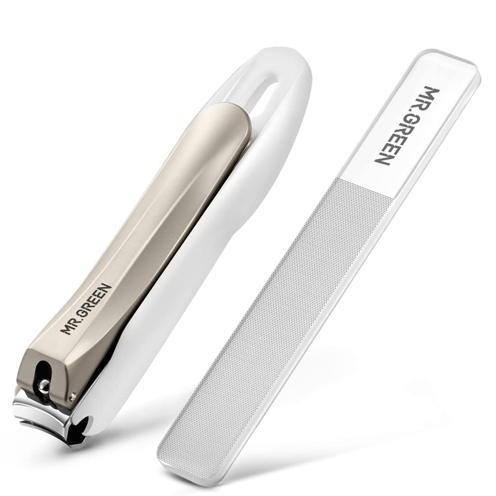 MR.GREEN nail clippers anti-splash in action reducing nail shavings for cleaner manicures