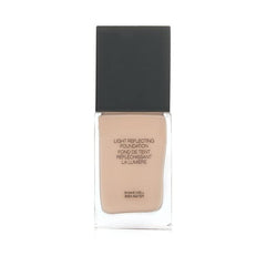 Close-up of NARS Light Reflecting Foundation L2 Mont Blanc finish highlights dewy radiance and texture blur.