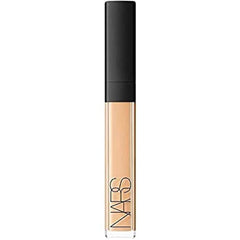 NARS Radiant Creamy Concealer Cafe Au Lait application demonstrates seamless coverage for day-to-day imperfections.