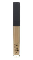 NARS Radiant Creamy Concealer Cafe Con Leche tube close up for smooth application