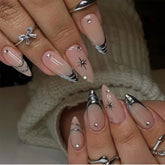 NBNTGH uñas postizas plateadas en tono crema para un acabado elegante.