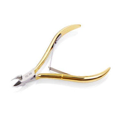 Nghia nail cuticle trimmer C-118 setup-angle image illustrating grooming routine