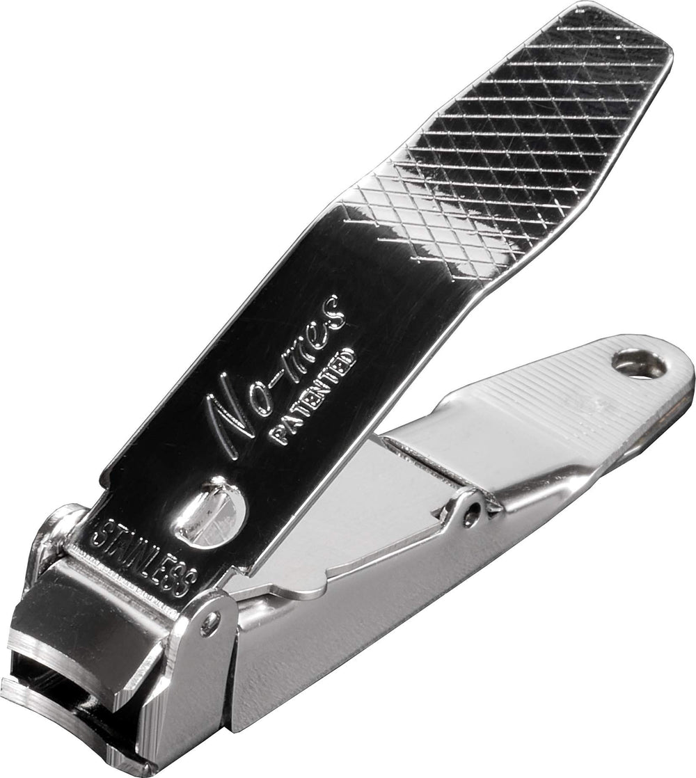 No-mes fingernail clipper catching clippings for mess-free grooming.