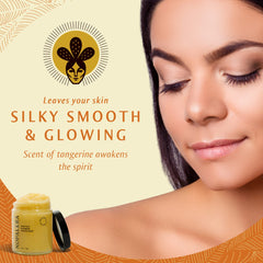 Nopalera Mandarina exfoliating texture closeup highlights gentle removal of dull buildup.