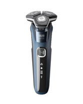 Norelco S5880 360-degree flex-heads deliver smooth contour tracking for an easier daily shave
