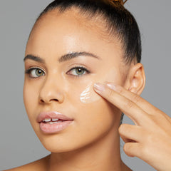 NYX Hydra Touch Primer ingredients like chamomile and ginseng on packaging