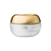 O BOTICÁRIO Lily Satin bottle pour shows silky hydrator with light fragrance for daily moisture.