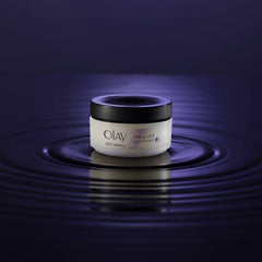 Olay vitamin E and Pro-Vitamin E5 close-up supports regeneration