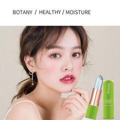 Petansy waterproof-lipstick closeup highlights smudge resistance