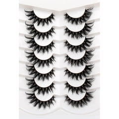 Pooplunch 8D cat-eye crossed lashes close-up for defined outer wing
