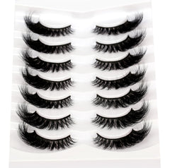 Pooplunch cross-criss lashes deliver multi-layer fullness with natural texture.