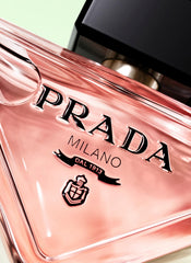 Prada Paradoxe heart-notes detail captures jasmine and orange blossom brightness.
