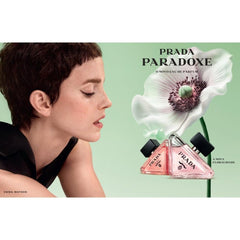 Prada Paradoxe Virtual Flower mist spray close-up, quick scent uplift during daily routines.