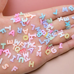 Quezadyl letras para arte de uñas en resina con acabado claro y brillo suave