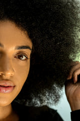 REVERIE Natural Milk Leave-In herbal scent promotes a fresh daily routine.