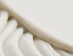 REVERIE conditioner pump application demonstrates easy, quick, weightless nourishment.