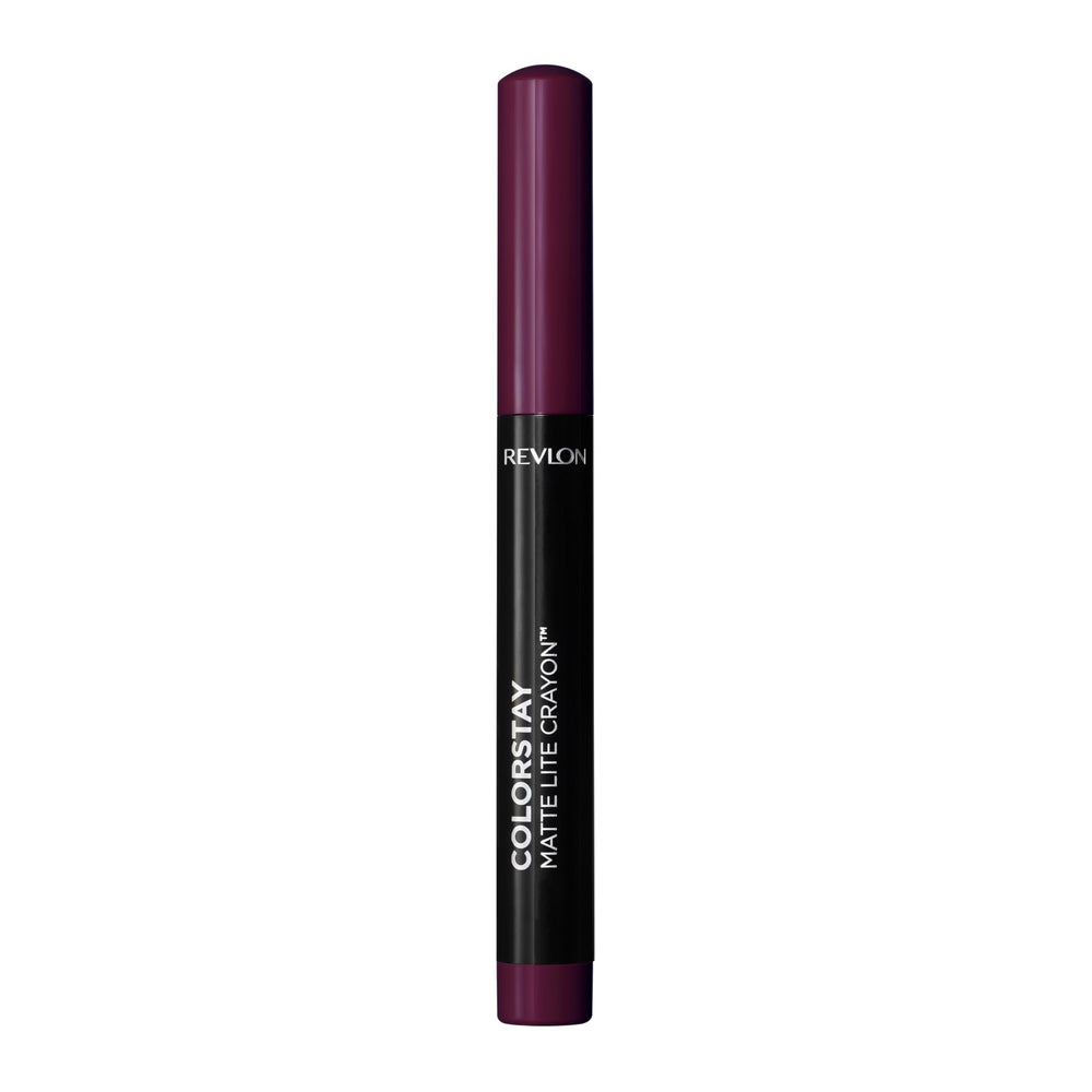 REVLON ColorStay Matte Lite Crayon muestra textura matte suave para uso prolongado.