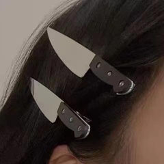 RFTWXHPN mini knife hairclip closeup shows sturdy metal alloy and gothic detail