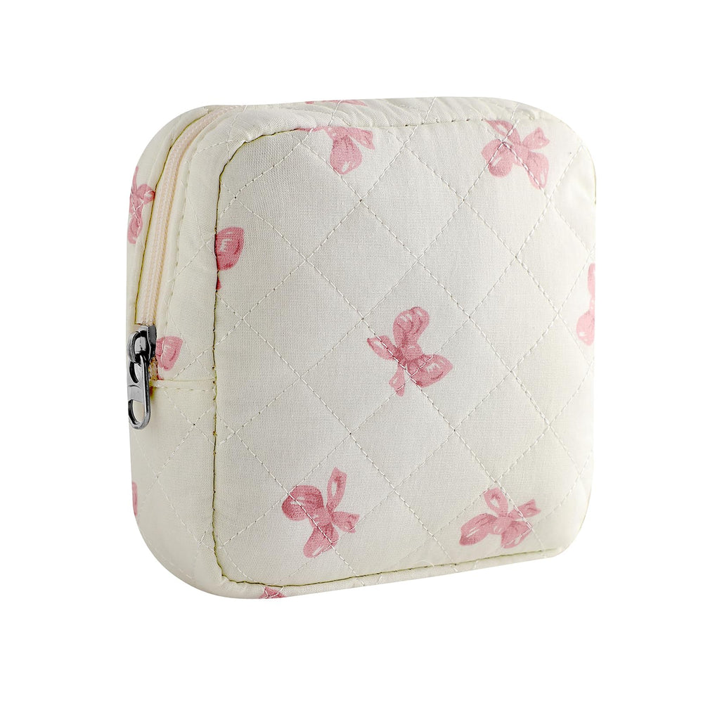 RSRSLEII cosmetic pouch quilted material close-up highlights durable daily use