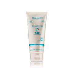 SALERM 21 Silk Protein bottle closeup highlighting deep hydration and detangling