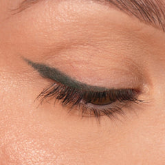 Sandstone Scandinavia precision-tip demonstrates easy winged liner application.