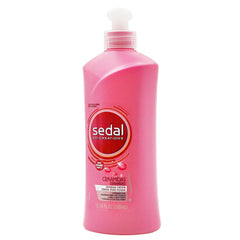 Sedal hair shine close-up demonstrates radiant gloss from ceramide blend.