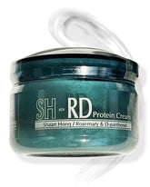 SH-RD Protein Cream damp hair application reveals moisture and shine.