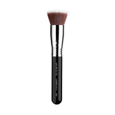 Sigma Beauty F85 closeup of the dense bristles for smooth blending.