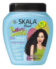 Skala Mais Cachos 2-in-1 Cream close-up shows creamy texture for smooth, defined curls