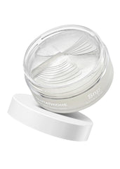 SNP 99% Glutathione eye patch packaging signals premium brightening care.