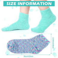 Tarpop Aloe Socks green pair promotes gentle foot care indoors.