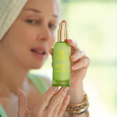 Hyaluronic acid ingredient focus in Tata Harper Repairative Moisturizer for plump hydration.