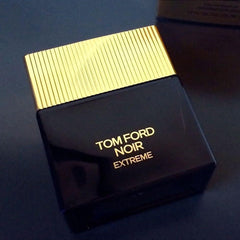 Tom Ford Noir Extreme spray captures crisp citrus and spicy warmth for signature scent.
