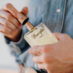 Wrangler 1947 amber drops note – warm depth suitable for evening allure.