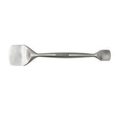 Tweezerman pore prep tool nose-end closeup shows precise tip for gentle unclogging.