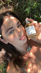 Twist Addicted No. 3 spray mist captures a moment before wearing for quick refresh.