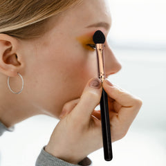 UorPoto ABS handle ergonomic grip for easy, steady application.