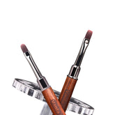 Vanfa gel nail brush oval: precise builder gel application for a smooth, salon-like finish.