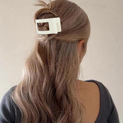 VELSCRUN four-color clip set shown ready-to-match outfits and occasions.