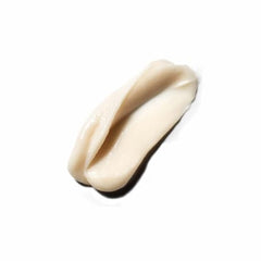 VIRTUE Recovery Conditioner hair application on damp strands for smooth glide