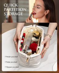 Vogewood upper layer large opening for quick lipstick and accessory reach.