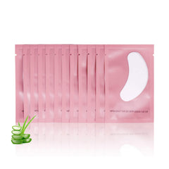 Voncasen eye pads in foil packaging for hygienic use during treatments.