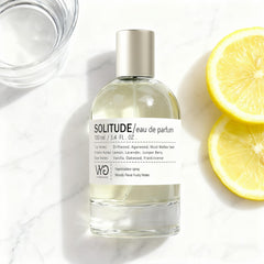 VYG Eau de Parfum opening notes driftwood and agarwood evoke a mysterious scent trail.