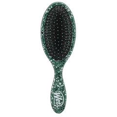 Wet Brush Original Detangler Emerald on wet hair detangling in action