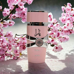 Yara Pink Eau De Parfum cap closeup emphasizes refined detail and brand presence.